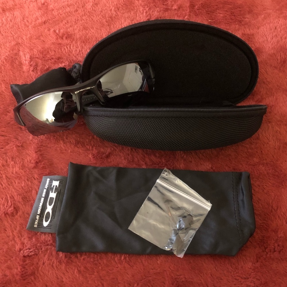 NEW Oakley women’s sunglasses